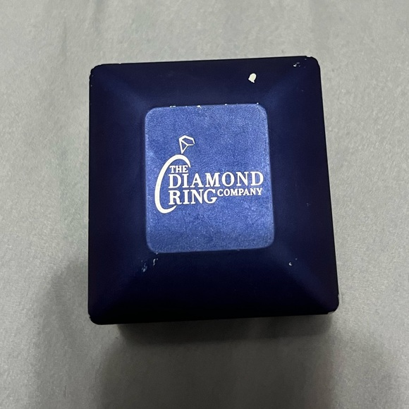 Diamond Ring - Picture 3 of 4